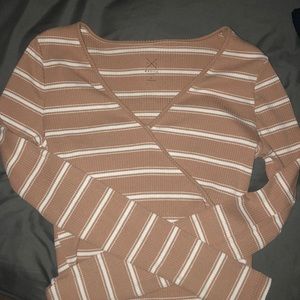 Long sleeve v neck shirt